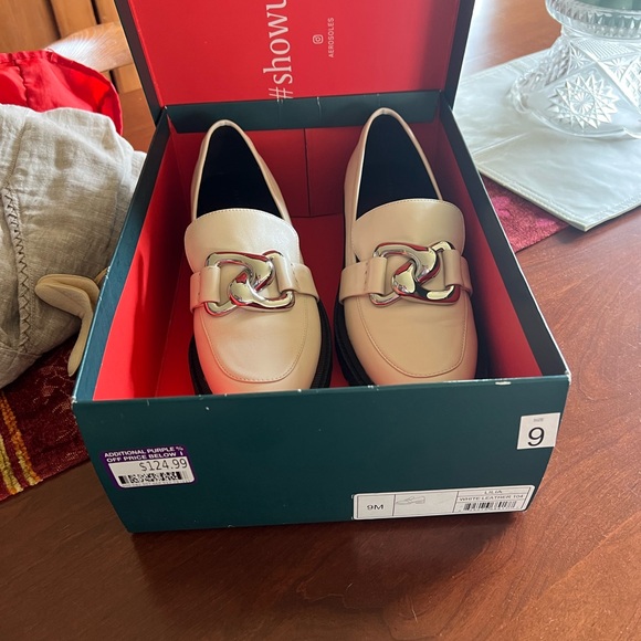 Lilia White Leather Shoes. NWT - Picture 2 of 9